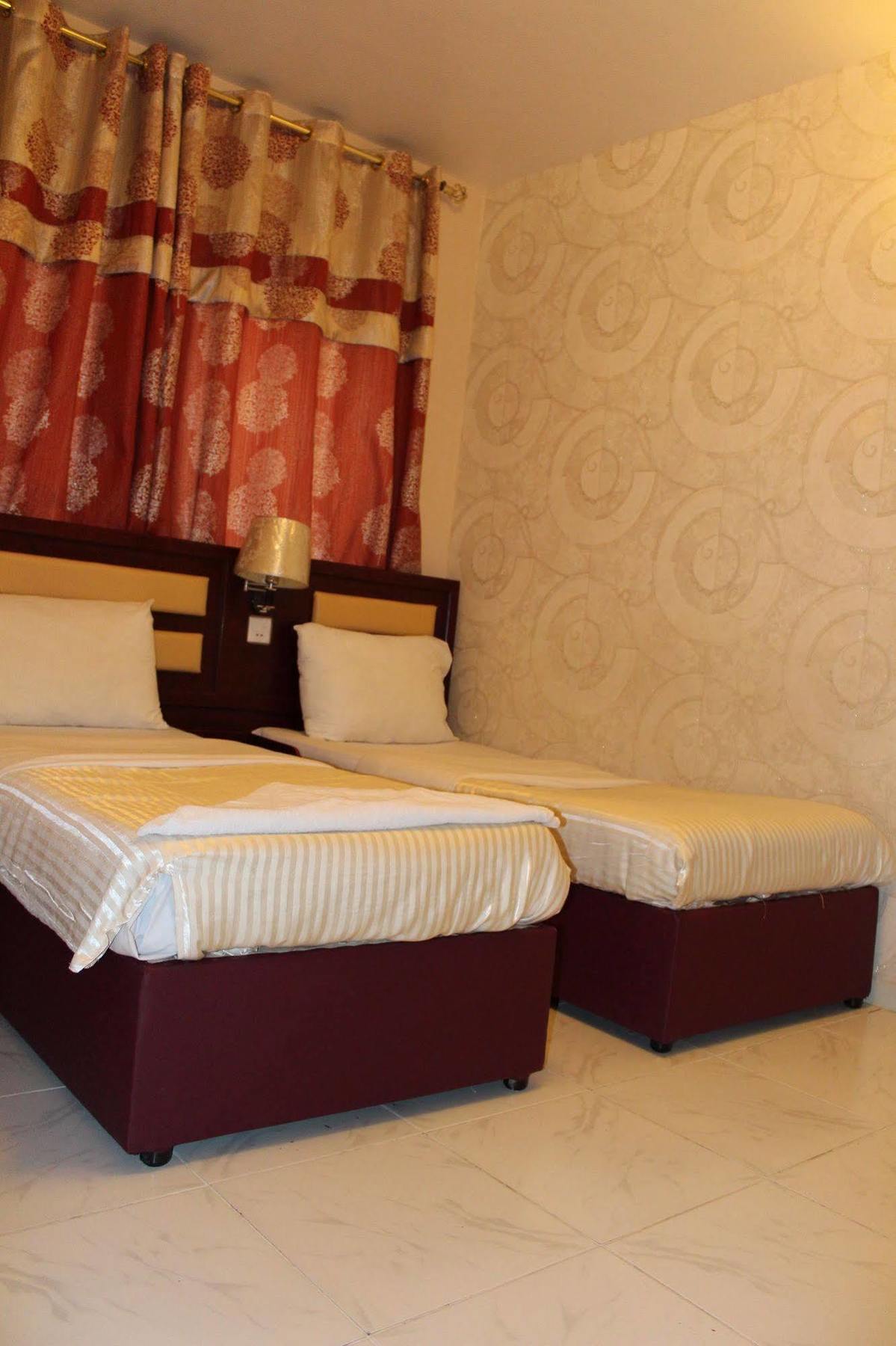 Sutchi Hotel Dubai Exterior foto